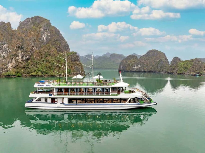 2-Day: Hanoi - Ninh Binh - Halong Bay Luxury Cruise - Cycling, village time, and the Ninh Binh buffet