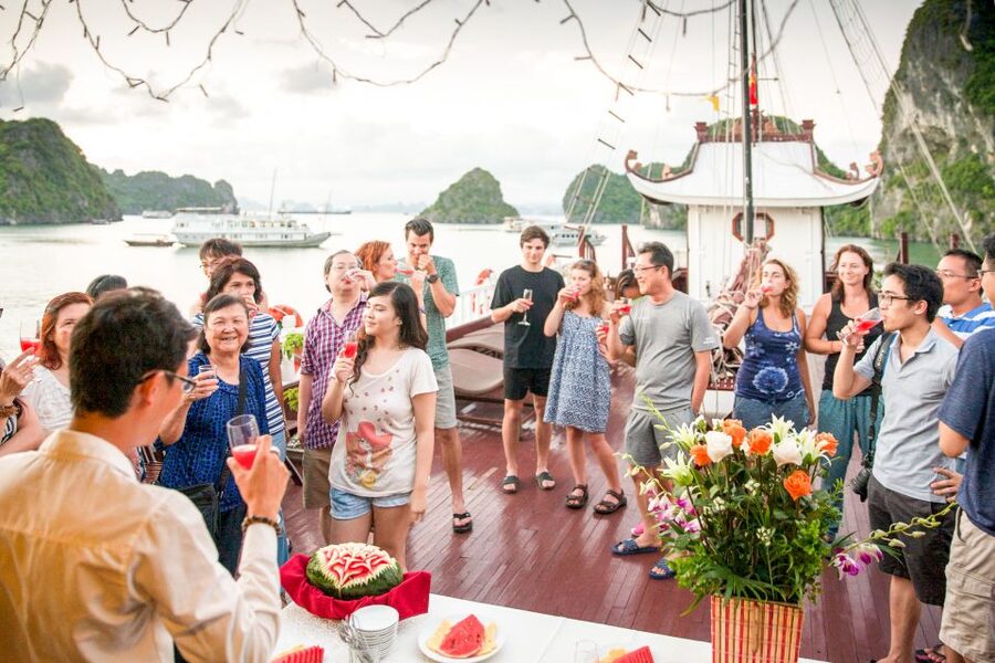 2-Day Royal Palace Ha Long Bay & Ti Top Island Cruise - What the $108 price really covers