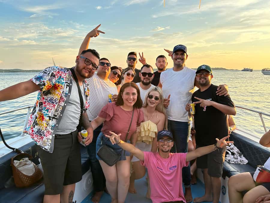 2-hour tour in Cartagena Sunset View in party boat - What the bay route actually shows you