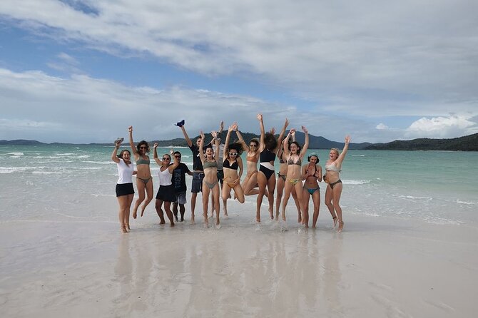 2-Night Whitsundays Sailing Cruise incl. Whitehaven Beach & Great Barrier Reef - Snorkeling around Hook Island and nearby coves