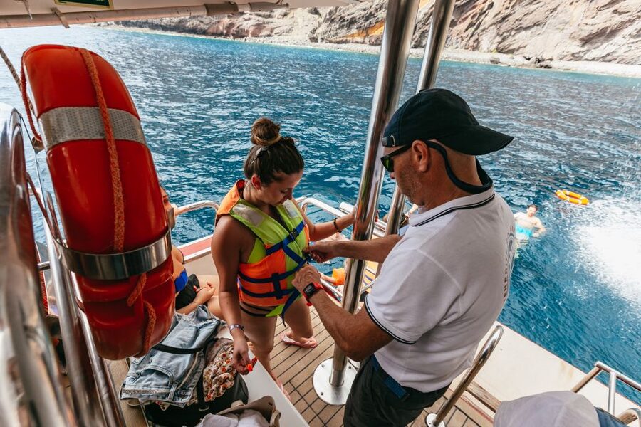 Adeje: Whale and Dolphin Watching Cruise with Lunch and Swim - The swim stop and Atlantic water