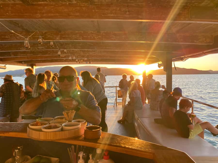 Airlie Beach: 2-Hour Sunset Cruise with Sparkling Wine - The sunset hour: wine, snacks, and changing light