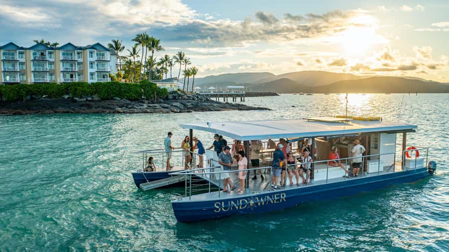 Airlie Beach: 2-Hour Sunset Cruise with Sparkling Wine - Meeting at Coral Sea Marina
