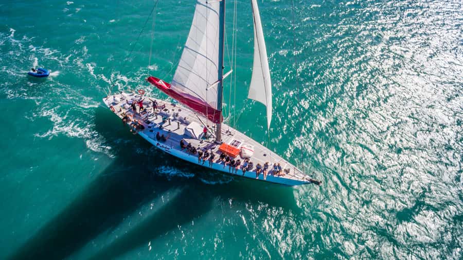 Airlie Beach: Whitsunday Islands 2-Day Sailing Tour - Why the overnight timing matters