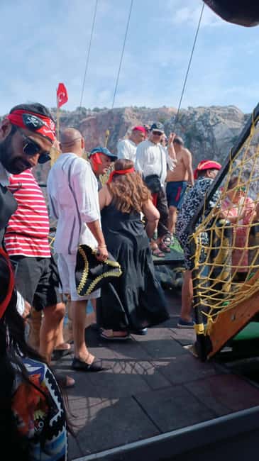 Alanya: Luxury Pirate Boat with Lunch & Unlimited Drinks - Who will enjoy this boat trip most?