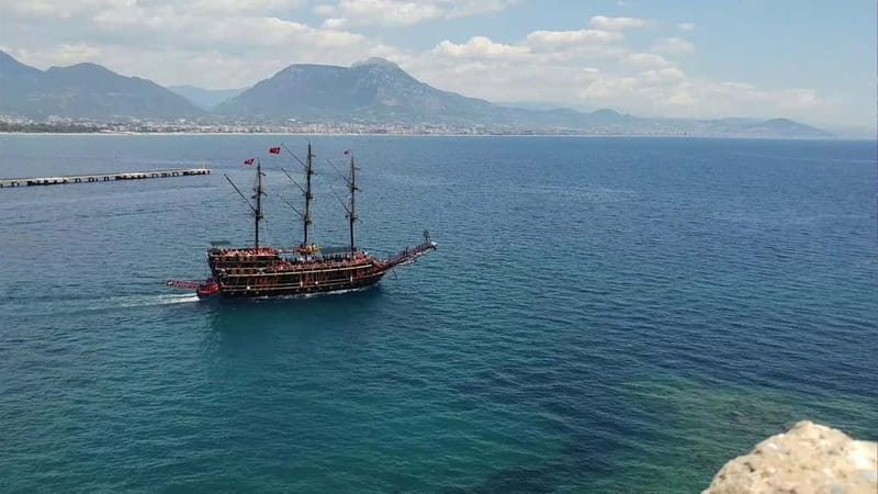 Alanya: Pirate Boat Party with Foam, Disco, Lunch & Drinks - What this Alanya boat trip is really like