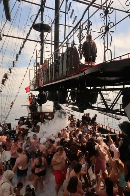 Alanya: Pirate Boat Party with Foam, Disco, Lunch & Drinks - Three swimming breaks in clear Mediterranean water