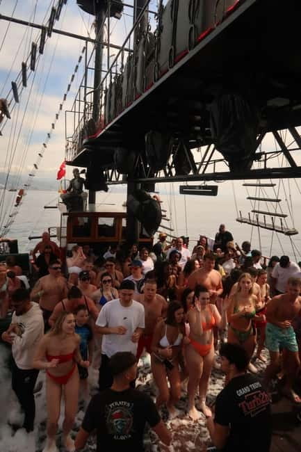 Alanya: Pirate Boat Party with Foam, Disco, Lunch & Drinks - Is $16 good value?