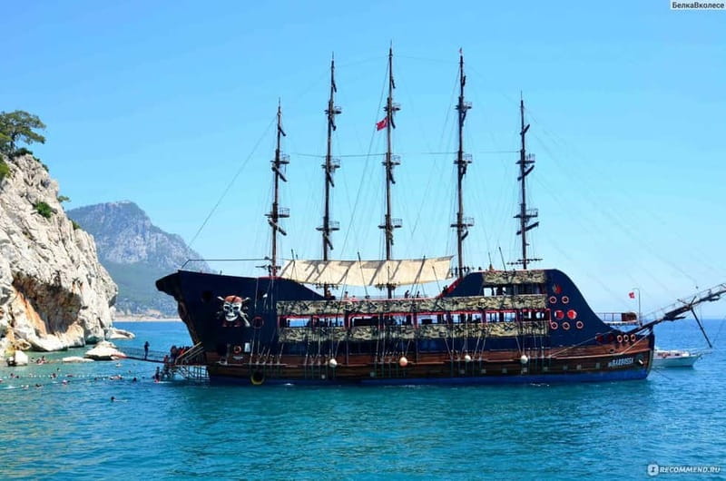 Alanya: Pirate Boat Party with Foam, Disco, Lunch & Drinks - Sailing past Alanya Castle and the Red Tower