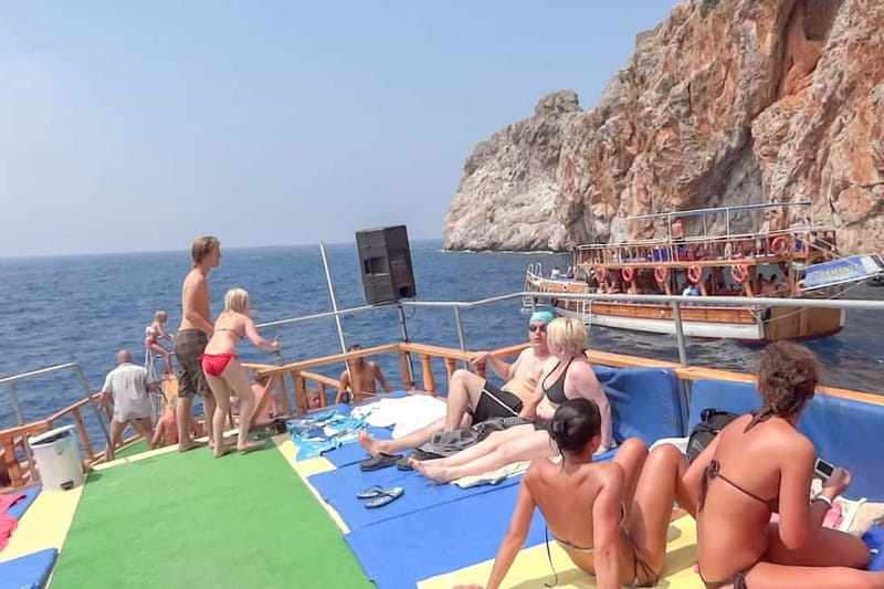 Alanya: Pirate Boat with Transfer, Lunch & Unlimited Drinks - Transfers from Alanya and nearby resorts