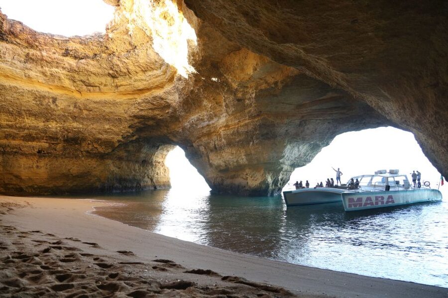 Albufeira: Caves and Coastline Catamaran Cruise to Benagil - São Rafael, Coelha, and Galé