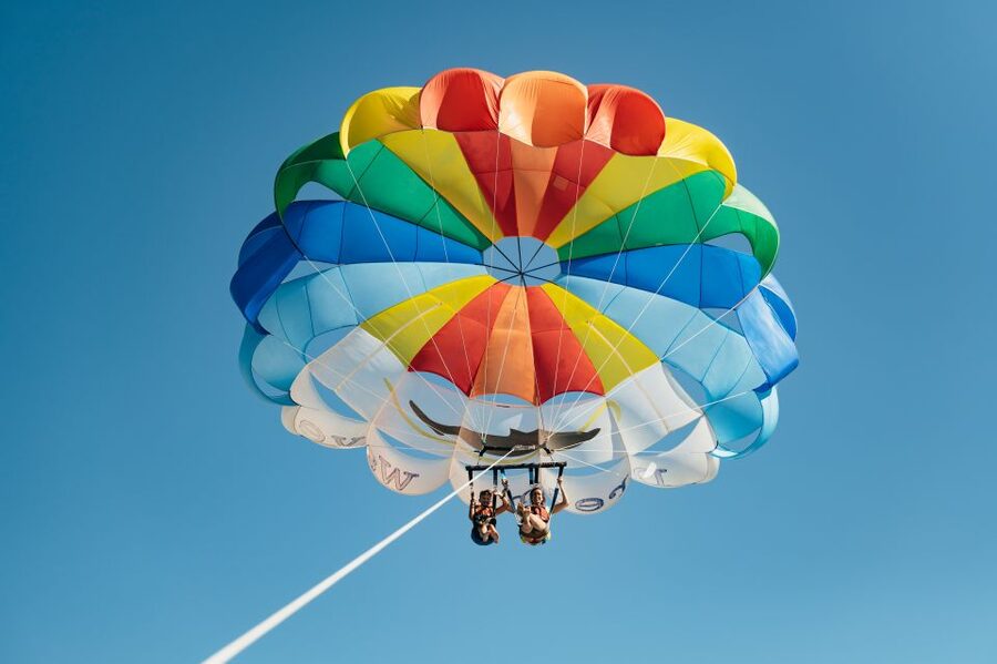 Albufeira: Parasailing Boat Trip - The 90-minute boat ride to the flight area