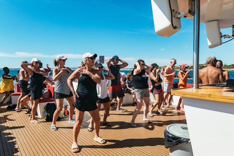 Albufeira: Sightseeing Cruise with Beach BBQ and Open Bar - Is six hours a good use of your Albufeira day?