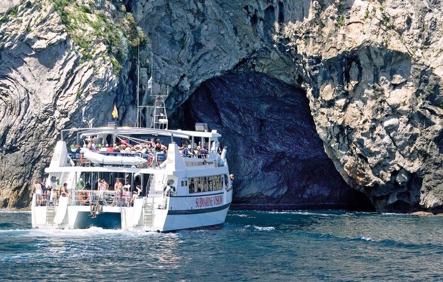 Alcudia: Boat Trip to Coll Baix - Reaching Coll Baix by boat