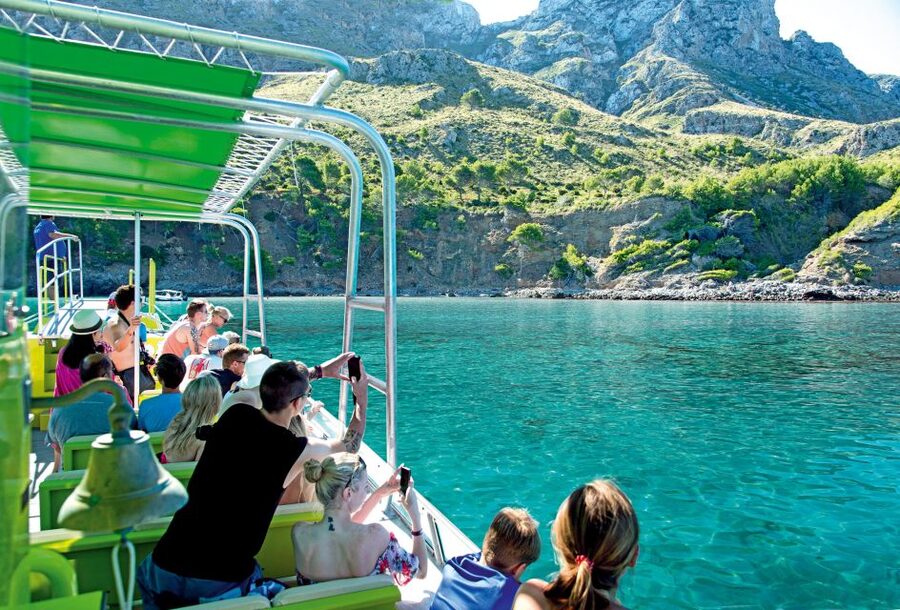 Alcudia: Caves & Coastline Boat Trip w/ Snorkelling - Setting Out From Puerto de Alcudia