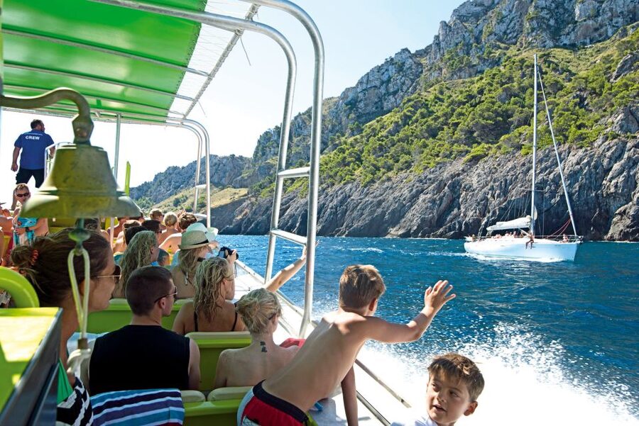 Alcudia: Caves & Coastline Boat Trip w/ Snorkelling - Should You Book the Alcudia Boat Trip?