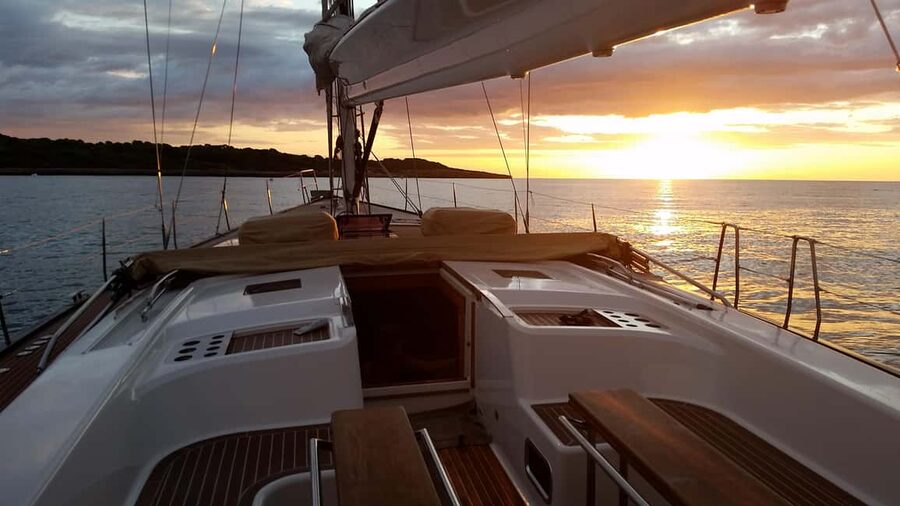 Alcúdia, Mallorca: Half Day Sailing Trip - The first 90 minutes: sailing along Alcúdia’s coast