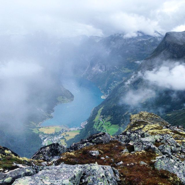 Ålesund: Geirangerfjord Scenic Cruise & Village Visit - The return sailing is part of the tour
