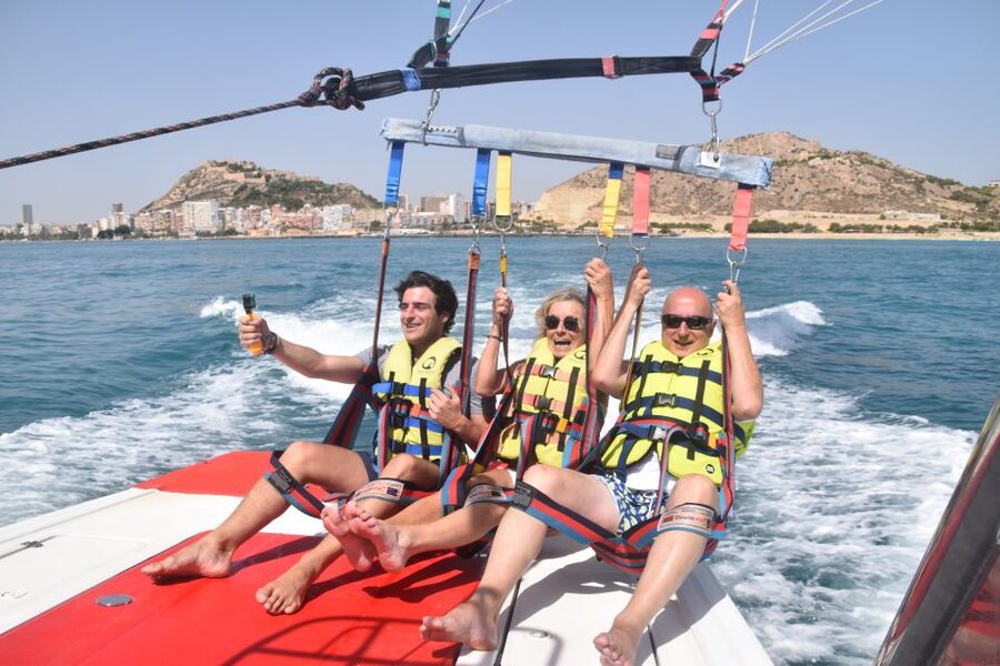Alicante: Boat Trip and Parasailing Experience with Drink - My call: book it if the flight is your priority