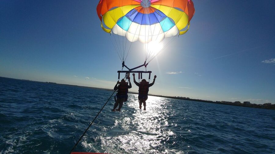 Alicante: Boat Trip and Parasailing Experience with Drink - Practical details that affect your day