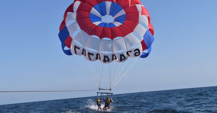 Alicante: Boat Trip and Parasailing Experience with Drink - The boat ride adds more than a transfer