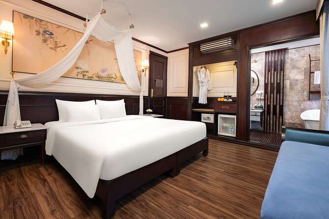 Amanda Cruise - Ha Long, Lan Ha Bay - All Inclusive 2D1N & 3D2N - Ti Top Island: beach, swimming, and a steep view