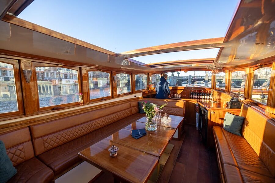 Amsterdam: 2-Hour Luxury Canal Cruise with Snacks & Drinks - Seven Province Houses and the houseboat alley