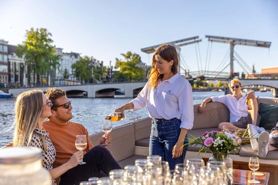 Amsterdam: 2-Hour Luxury Canal Cruise with Snacks & Drinks - Setting out from Keizersgracht