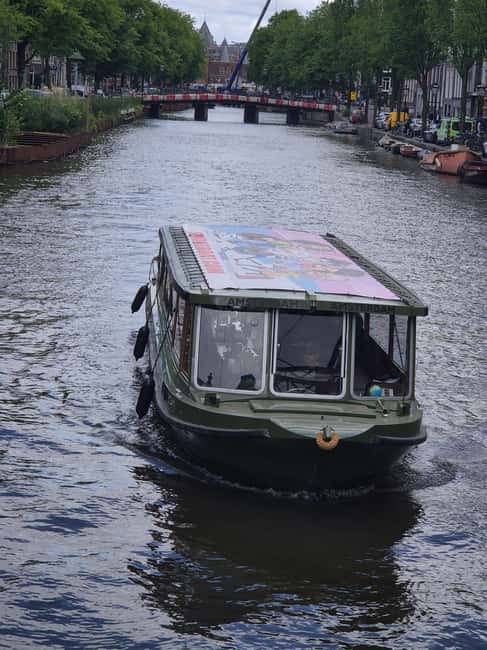 Amsterdam: 420 Smoke-Friendly Boat Tour - A slow look at Amsterdam’s canals