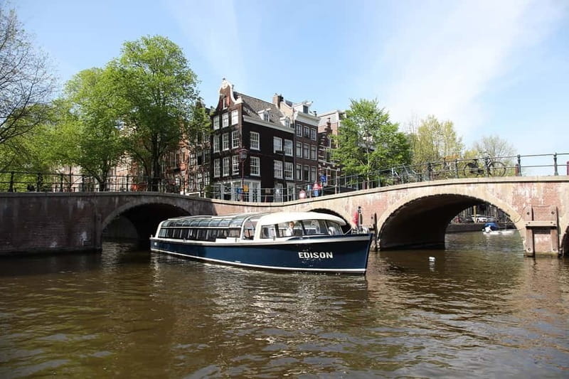 Amsterdam: 75 Minute City Canal Cruise with Audio Guide - Why seeing Amsterdam from the canal works so well