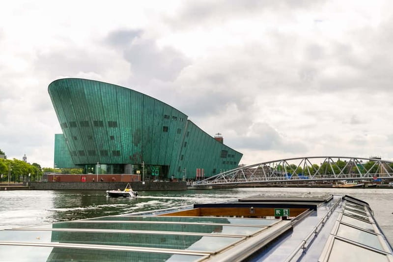 Amsterdam: 75 Minute City Canal Cruise with Audio Guide - Snackbox sailings and onboard comfort