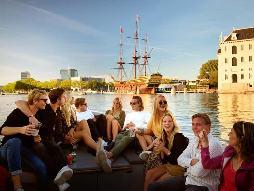Amsterdam: 90 min Cruise with Local Guide & Unlimited Drinks - The food and drink choice deserves attention