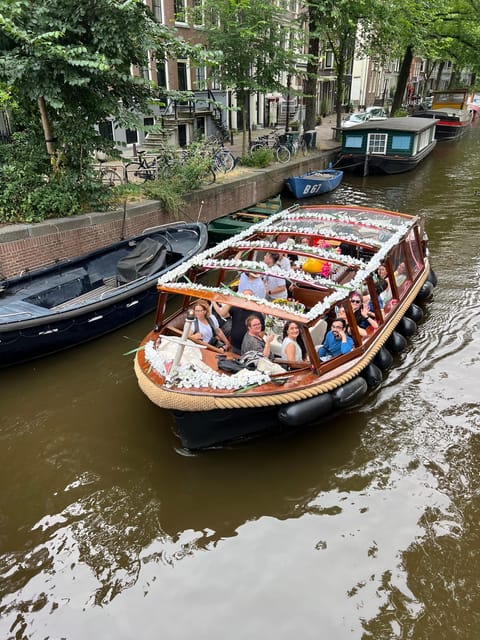 Amsterdam: Boat Tour with Optional Unlimited Drinks - Key points to know before you book