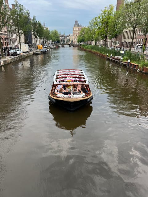 Amsterdam: Boat Tour with Optional Unlimited Drinks - What the Enterprise boat ride is really like