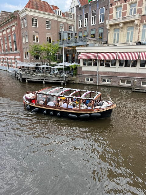 Amsterdam: Boat Tour with Optional Unlimited Drinks - Unlimited beer and wine: is the upgrade worth it?