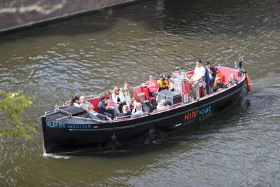 Amsterdam Canal Cruise in Open Boat with Unlimited Drinks Option