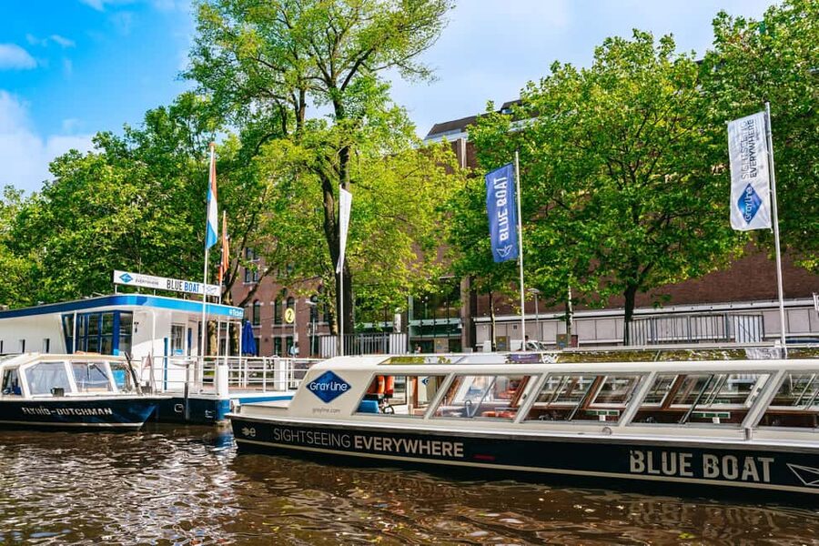 Amsterdam: City Canal Cruise and Rijksmuseum - What the optional snack box adds