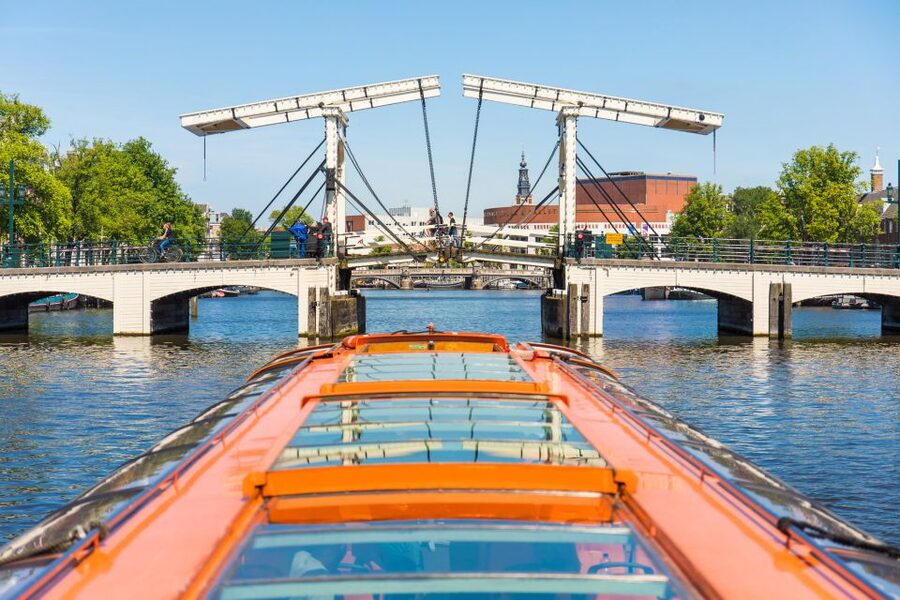 Amsterdam: City Centre Canal Cruise including Audioguide - Why a canal cruise is a smart first hour in Amsterdam