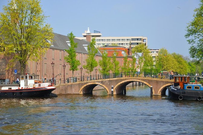 Amsterdam Classic Saloon Boat Cruise with Drinks and Cheese - Key things to know before boarding