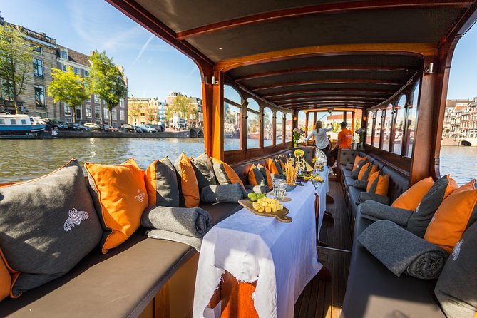 Amsterdam Classic Saloon Boat Cruise with Drinks and Cheese - Bloemgracht, Jordaan, and the nine streets