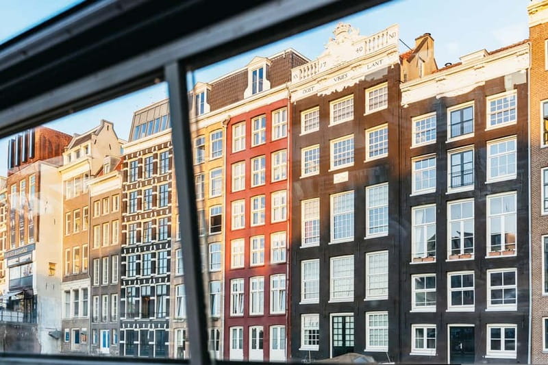Amsterdam: Cozy Cheese & Wine Cruise Tasting Experience - The Canal Belt from a Comfortable Cabin