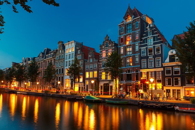 Amsterdam Evening Canal Cruise with Live Guide and Onboard Bar - Who should book this cruise?