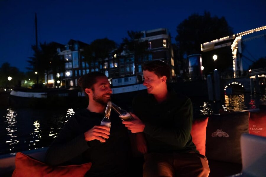 Amsterdam: Evening Canal Cruise with (Open) Bar on Board - Winter brings the Amsterdam Light Festival
