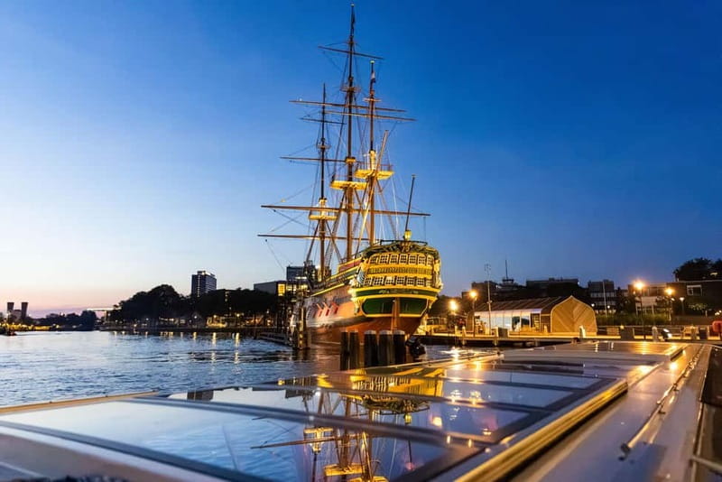 Amsterdam: Evening Cruise with Optional Wine and Snacks - Why Amsterdam looks different after sunset