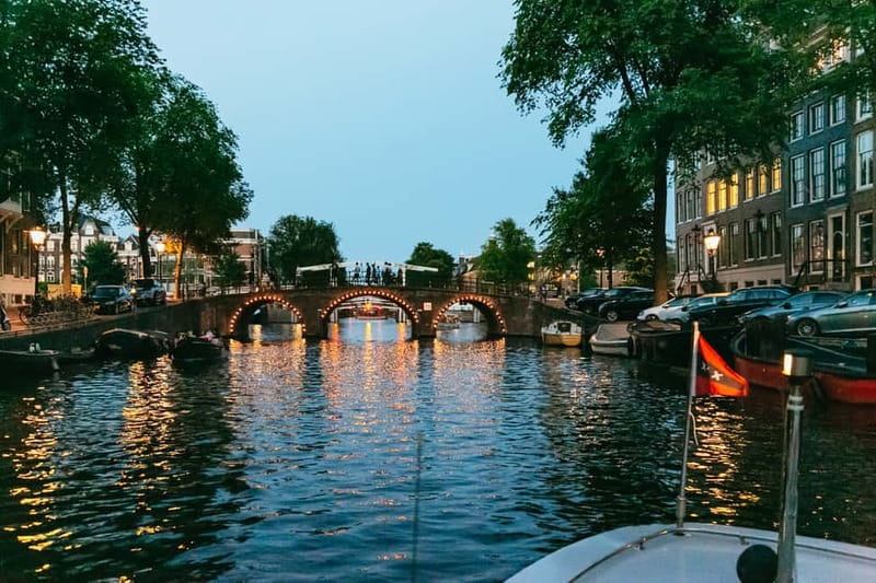 Amsterdam: Evening Cruise with Optional Wine and Snacks - Who will enjoy this evening cruise most