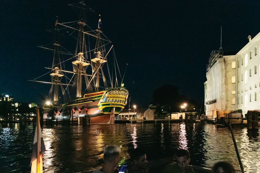 Amsterdam: Evening Cruise with Optional Wine and Snacks - The Golden Bend and Rijksmuseum
