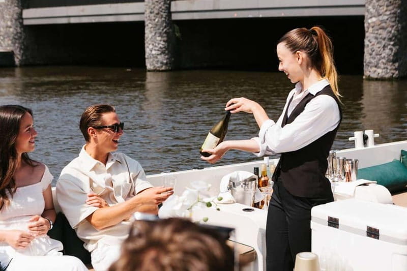 Amsterdam Evening (Sunset) Canal Cruise w/ optional drinks - Key points at a glance