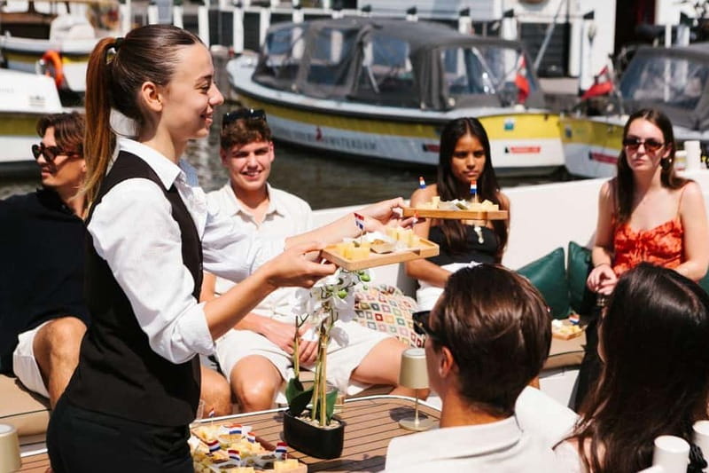 Amsterdam Evening (Sunset) Canal Cruise w/ optional drinks - What you see during the one-hour route