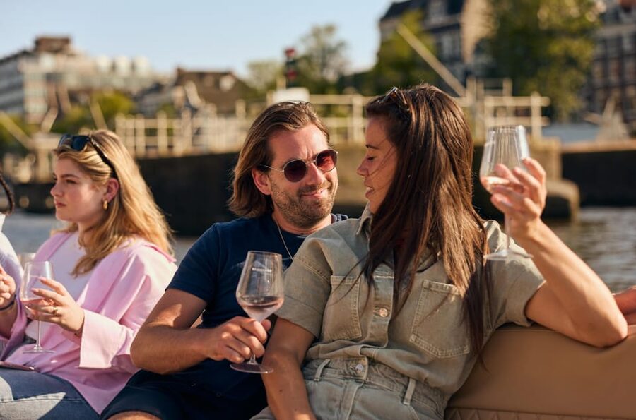 Amsterdam: German Guided Canal Cruise with on Board Bar - Het Scheepvaartmuseum and Amsterdam’s seafaring past