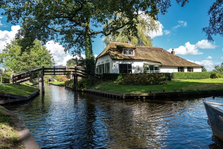 Amsterdam: Giethoorn Tour Scenic Cruise, Cheese & Free Time - Is $75 a good value?